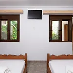 Kouvlaki Effie's Place In