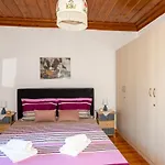 Kouvlaki Effie's Place In Apartment