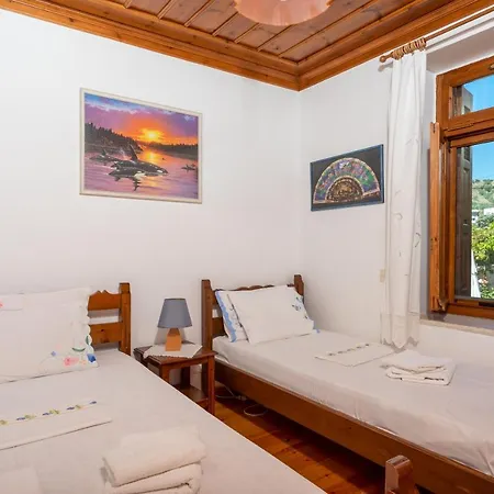 Kouvlaki Effie's Place In *