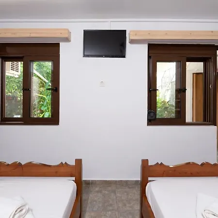 Kouvlaki Effie's Place In